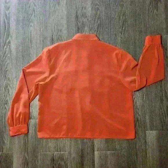 Vintage  80s orange puffy-sleeved embroidered button-up shirt with pointy collar - Picture 11 of 16